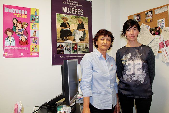 M. Angeles Aragón, ginecóloga, y Patricia Millanes, matrona