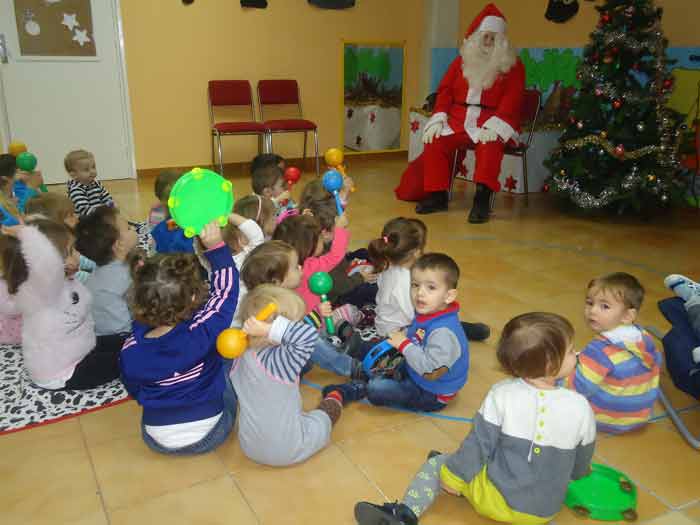 Los alumnos de la Escuela Infantil Municipal ‘La Ruella’ de Mequinenza han celebrado la Navidad Los alumnos de la Escuela Infantil Municipal ‘La Ruella’ de Mequinenza han celebrado la Navidad
