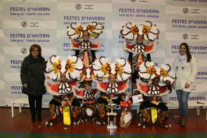  ‘Los búhos de Mequinenza’ primer premio del Concurso Infantil de Disfraces de Mequinenza