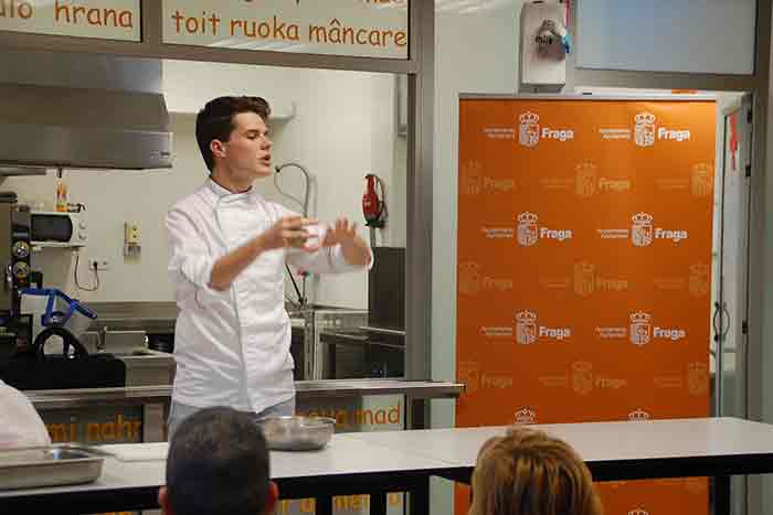 Mateo Sierra acerca a los fragatinos sus propuestas de cocina apta para los intolerantes al gluten