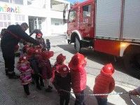 El Servicio de Protección Civil y Extinción de Incendios visita la escuela infantil de Mequinenza