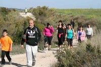Cerca de 400 personas han tomado parte en la IX Marcha Senderista Villa de Mequinenza