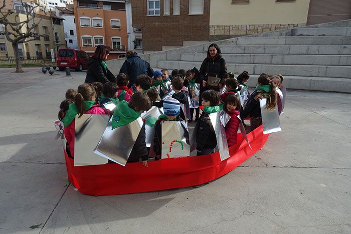 Los alumnos del CEIP Miguel Servet visitan el casco histórico de Fraga