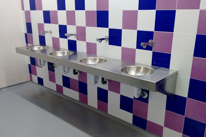 Finalizan las obras de mejora de los lavabos públicos del Pabellón del Sotet