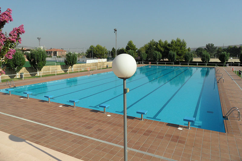 Este domingo abrirán las piscinas municipales de La Estacada y Miralsot