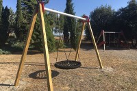 Nuevo columpio en el Parque del Castillo