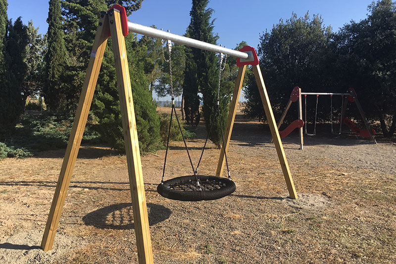 Nuevo columpio en el Parque del Castillo