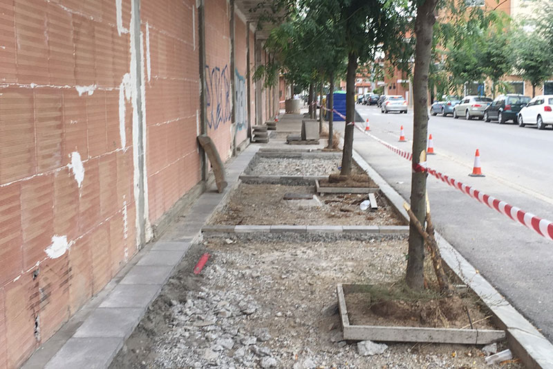 Esta semana finalizan las obras de acondicionamiento de las aceras de la zona del SUPII de Fraga