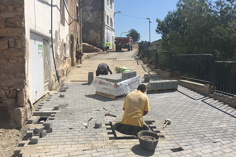 Avanzan a buen ritmo las obras de reurbanización de la Calle Castillo de Fraga