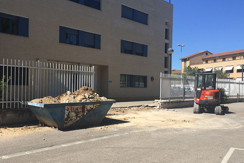 Han iniciado los trabajos de acondicionamiento de una salida para los vehículos de emergencias en el Centro Hospitalario de Fraga